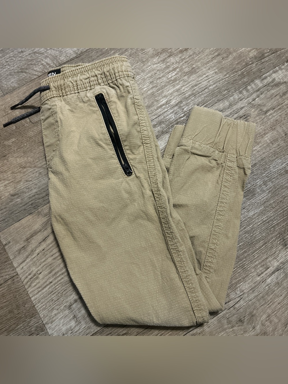 Denizen from Levi's Boys Khaki Jogger Sweatpants with Black Zip